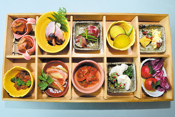 Assorted Appetizer Tray ($28, dinner only)