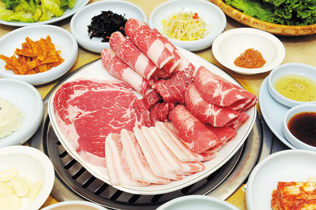 The possibilities are endless when enjoying an array of banchan that add tip-top tastes to your yakiniku meal.