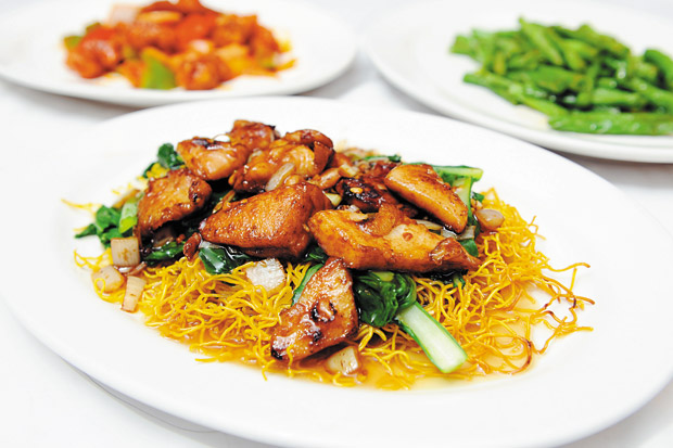 Minute Chicken Fried Noodle; all dishes pictured are from the Lunch Party Menu. 