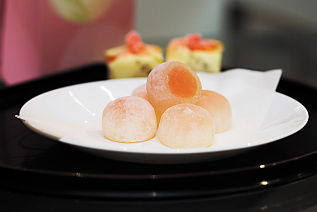Hakutou Mochi ($15.20 for eight pieces, $19.80 for 12, $32 for 20) 
