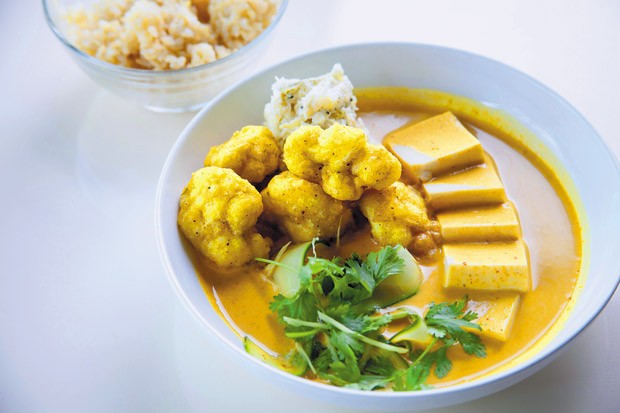 Bills' Cauliflower Fritters and Tofu Yellow Curry ($18) PHOTO COURTESY OF BILLS HAWAII