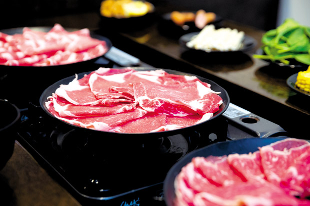 Kurobuta pork (all-you-can-eat dinner, $35 for premium meats) 