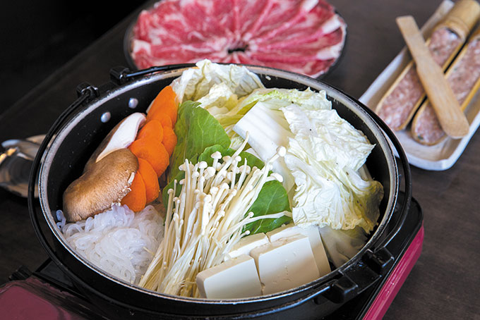 Shabu Shabu with 2 Types of Dipping Sauces and Egg-Drop Zosui