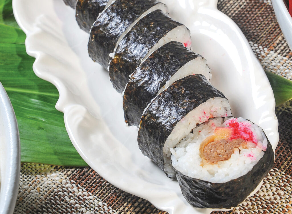 Maki sushi roll (call for price)